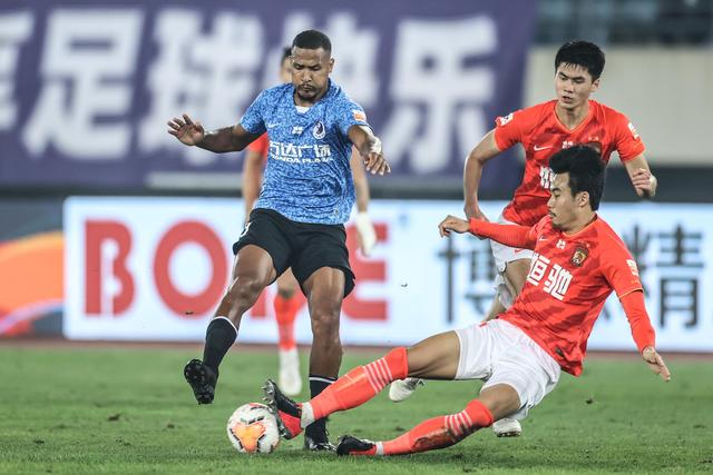 热火官方玩创意！克莱头像加入球队元素，但他尚未更改